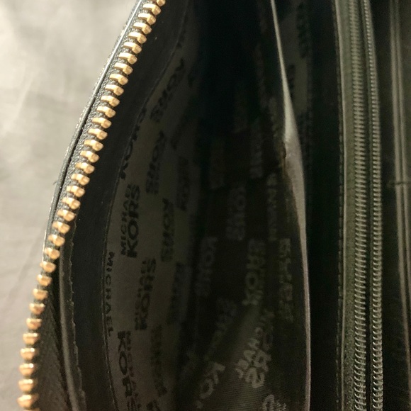 Michael Kors wallet - Picture 9 of 10